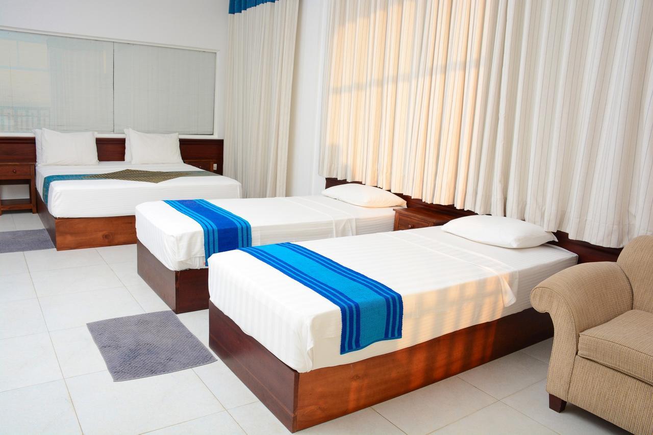 Ranmal Beach Hotel Hikkaduwa Quarto foto