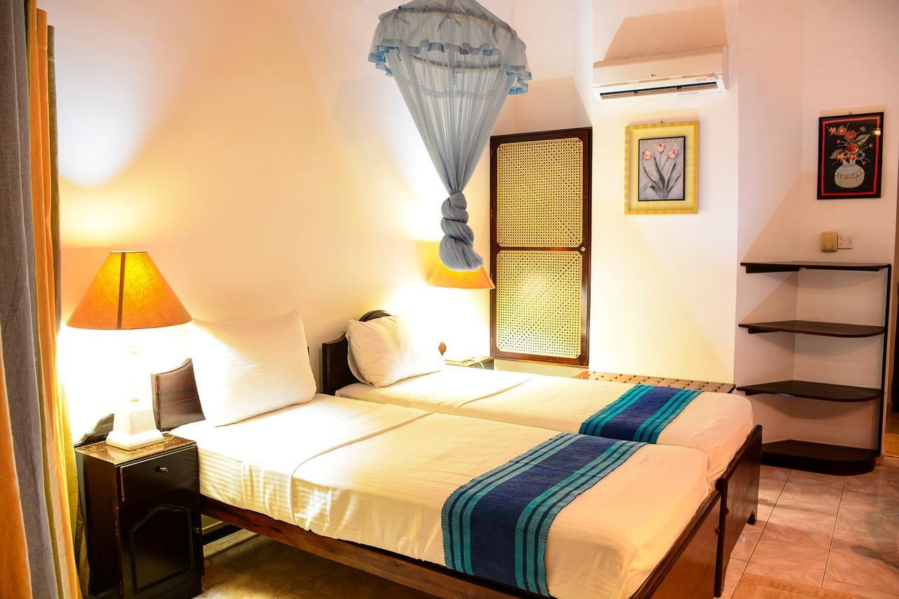 Ranmal Beach Hotel Hikkaduwa Quarto foto